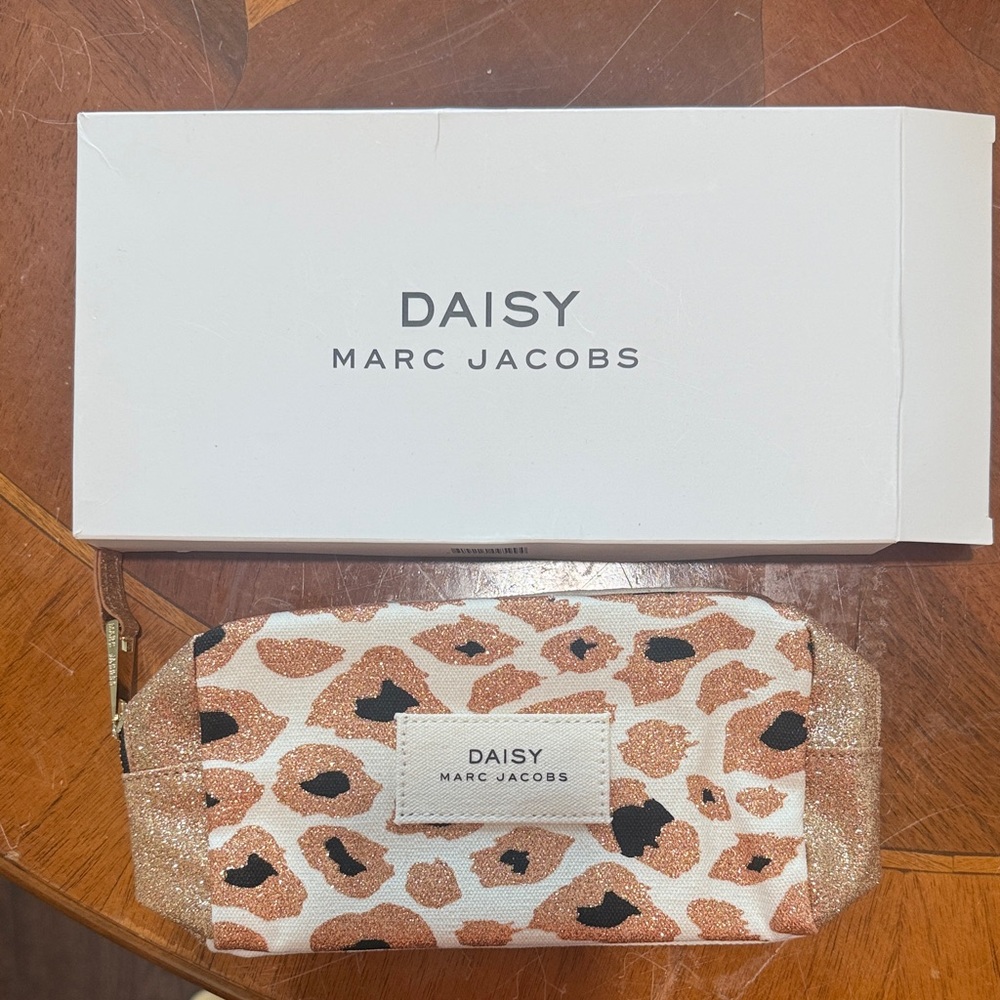 Marc Jacobs Daisy Leopard Glitter Cosmetic Pouch (Free Gift Included)